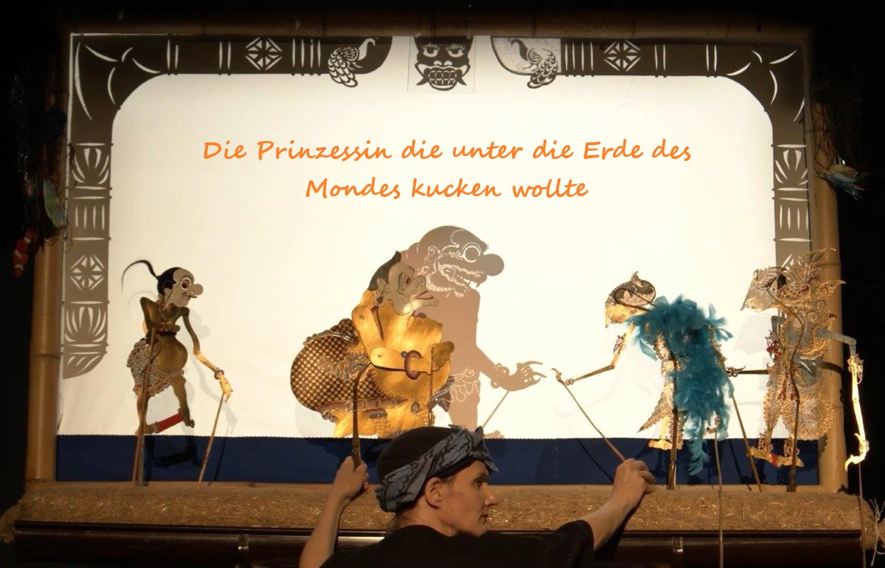 Kuck und Lausch Theater: Die Prinzessin die unter die Erde des Mondes kucken wollte